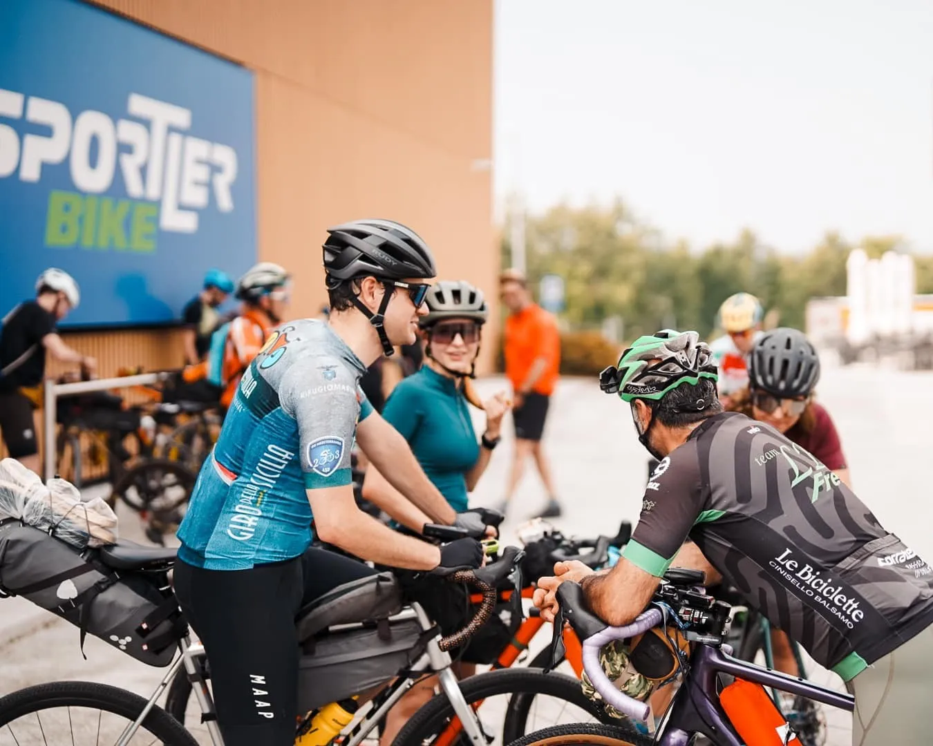 The store with the ramp inside Image